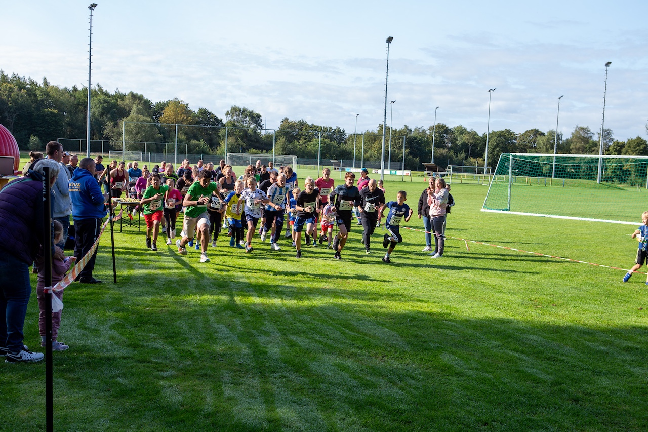 Hennstedter Spendenlauf – Start auf dem Sportplatz